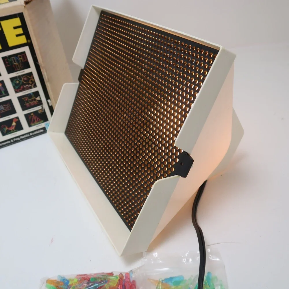 Vintage Milton Bradley 1986 Lite-Brite w/pegs sheets original box - Picture 5 of 11